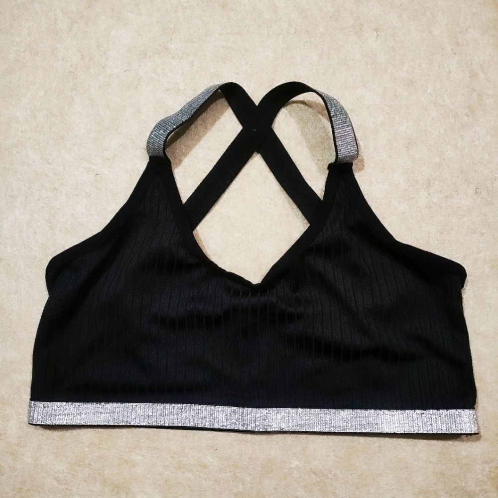 Black Ribbed Silver Trim Sports Bra -R - Picture 3 of 5